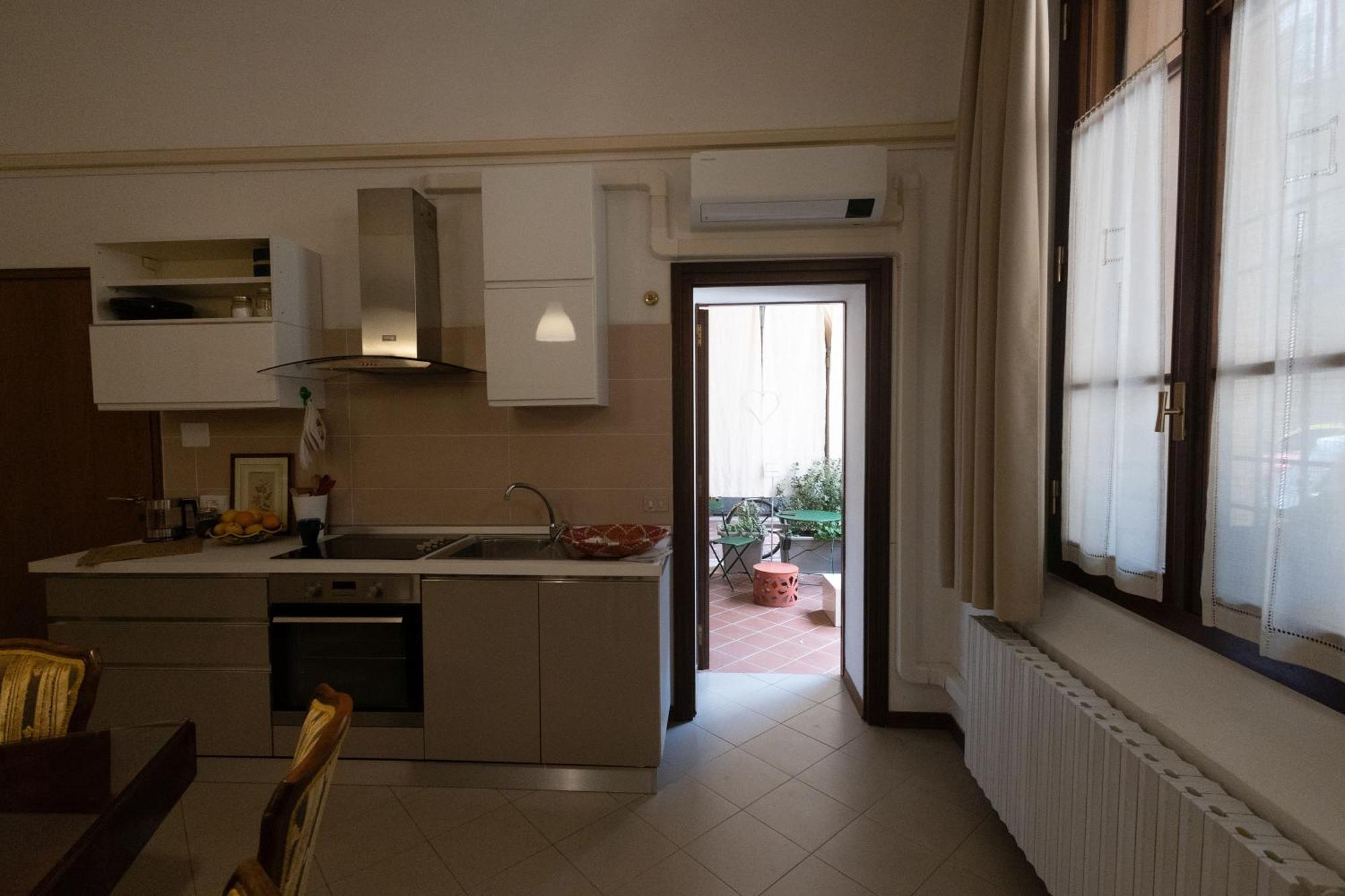 Ca' Spadoni, Centro Storico, Piano Terra, Ingresso Indipendente, Teatro, Parcheggio, Imola Eksteriør billede